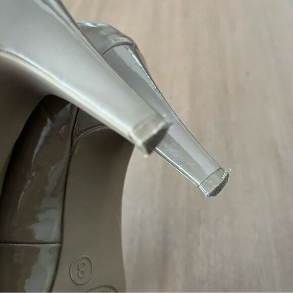 😊 3/$30 patent leather-like 3" heel round toe pumps Women's 8 TAUPE - Picture 5 of 13